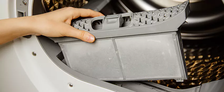 Signs Of A Clogged Dryer Lint Trap in Franklin Farm, Virginia